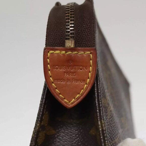 LOUIS VUITTON Monogram Poche Toilette 15 Pouch - Picture 7 of 14